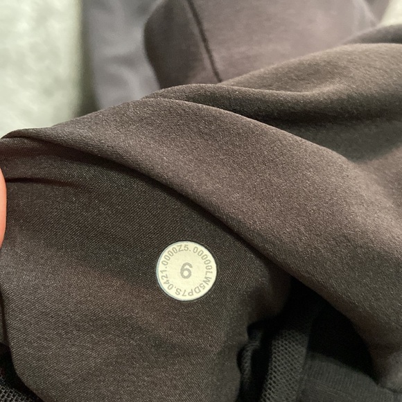 Lululemon soft stream joggers size 6 - Picture 3 of 4